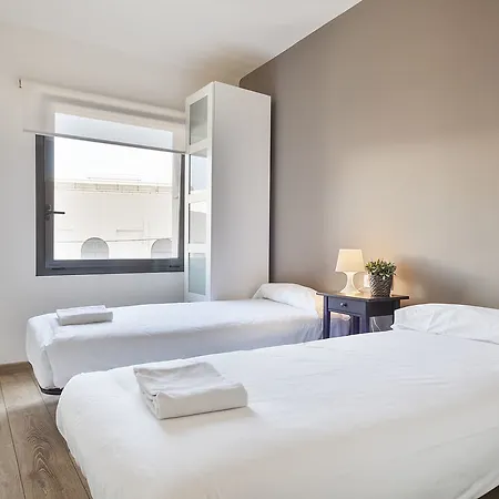 Hotel Dingdong Fira 3*