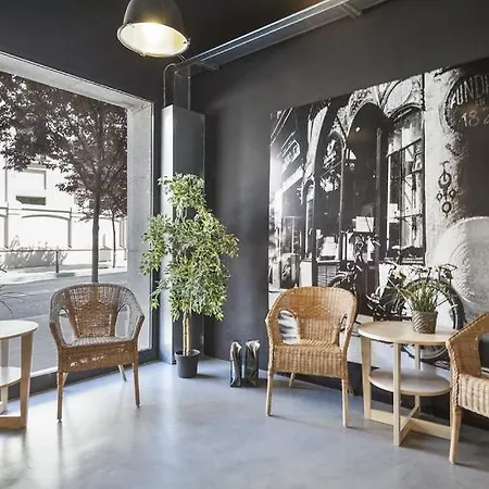 Hotel Dingdong Fira